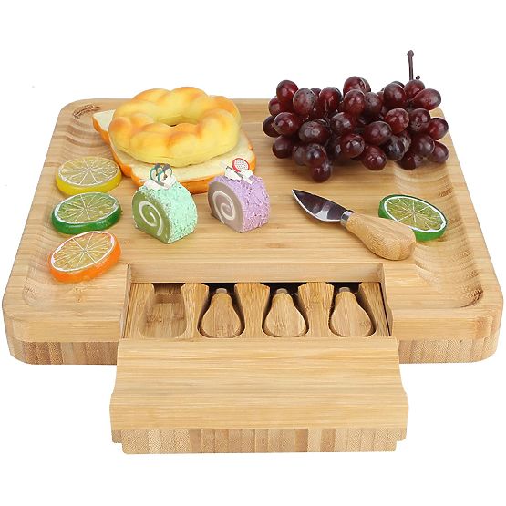 Bambusová doska na občerstvenie a syry Estera