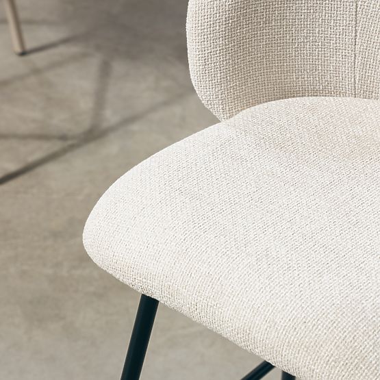 Barová stolička Larisa, svetlá béžová/čierne nohy