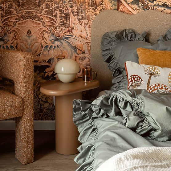 Bočný stolík Monaco škoricový, matný, oblé tvary