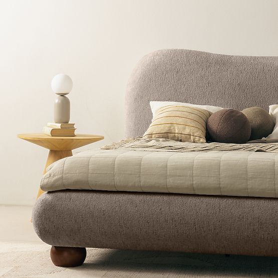 Čalúnená posteľ Bowee 160x200 cm, s roštom, sivá, nožičky guľôčky