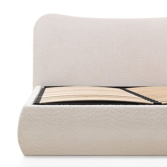 Čalúnená posteľ Derry 140x200 cm, s roštom a úložným priestorom, zaoblená, béžová