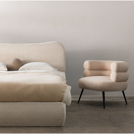 Čalúnená posteľ Derry 140x200 cm, s roštom a úložným priestorom, zaoblená, béžová