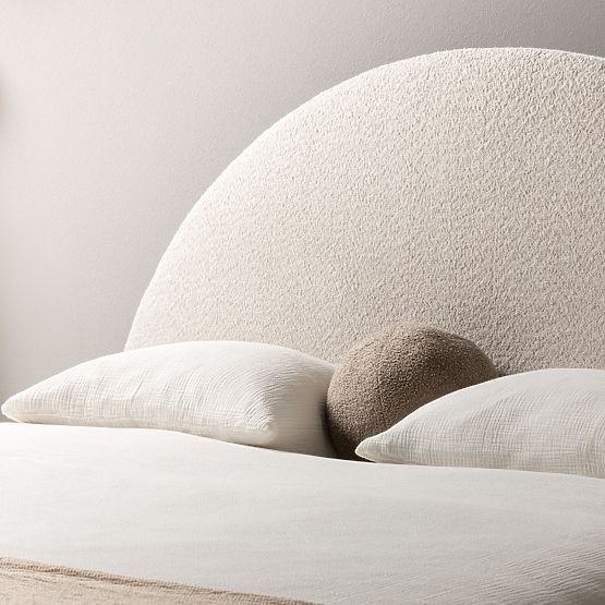 Čalúnená posteľ Orbi 140x200 cm, s roštom a úložným priestorom, zaoblená, béžová