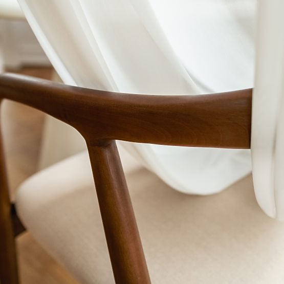 Drevená stolička Ludvika, zaoblená, orech/béžová