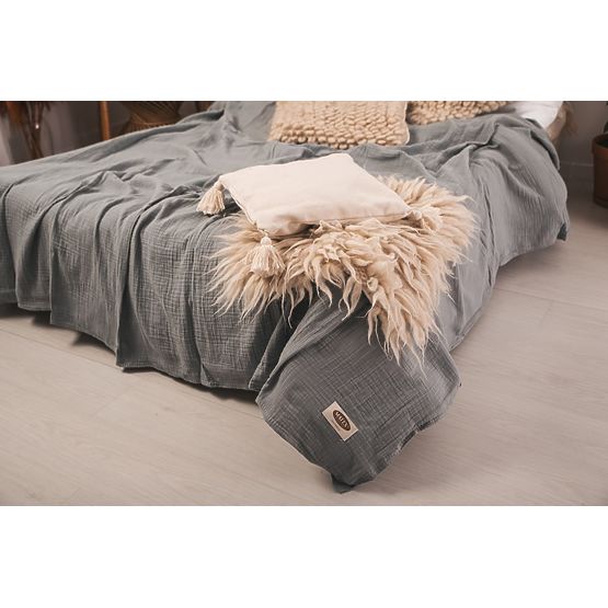 Mušelínový prehoz na posteľ 210x240 tmavo šedý