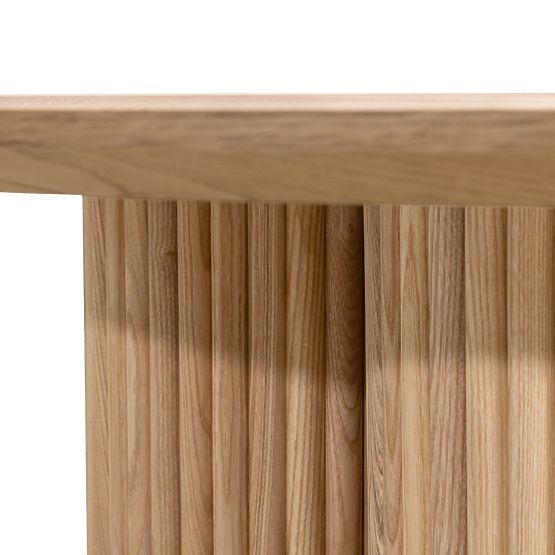 Okrúhly konferenčný stolík Vesby 100 cm, prírodný dub, jaseň, lamely