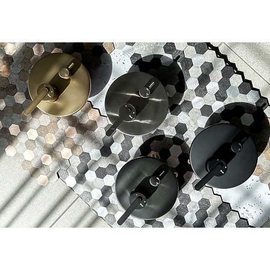 Podomietková sprchová sada Rea Ontario Čierna + BOX