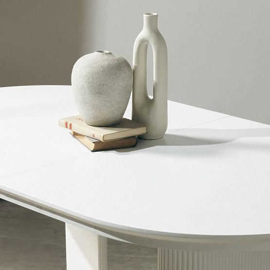 Rozkladací stôl Audrey 160-240 cm, oválny, biely, s drážkovaním, oblé tvary