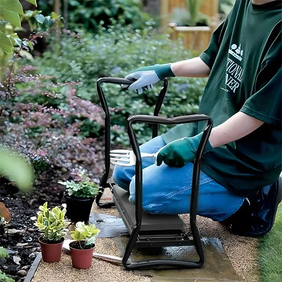 Skladací kľačadlo - stolička na prácu v záhrade 2v1 - modrá