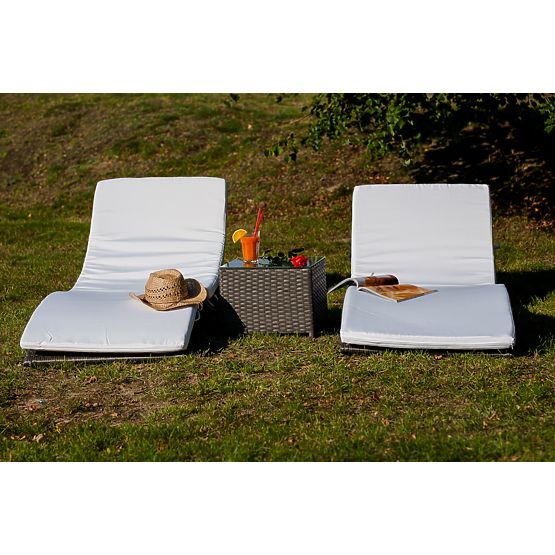 Súprava ležadiel so stolíkom SUCCESSO z šedého technoratanu