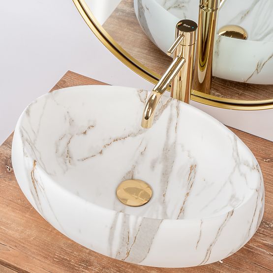 Umývadlo cez vrchol Rea linda Láva Páter