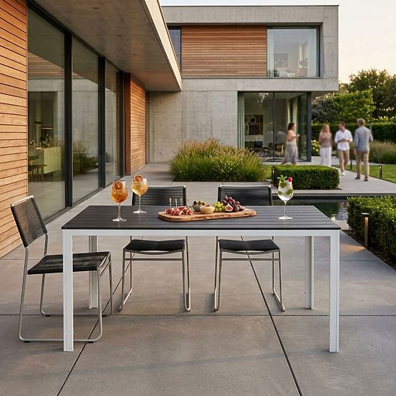 Záhradný stôl pre 6 osôb 156x78 cm polywood nábytok na terasu sivý biely MultiGarden