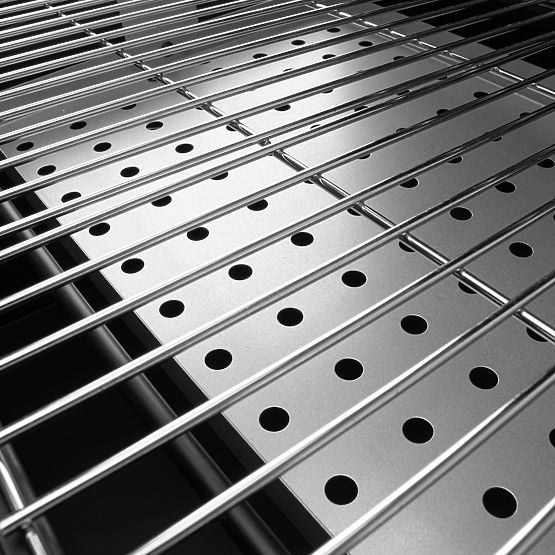 Záhradný uhlíkový gril s poklopom MEJOR