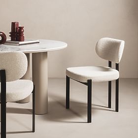 Čalúnená stolička Flare, svetlo béžová/čierne nohy